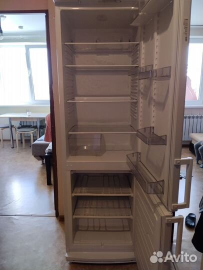 Холодильник 