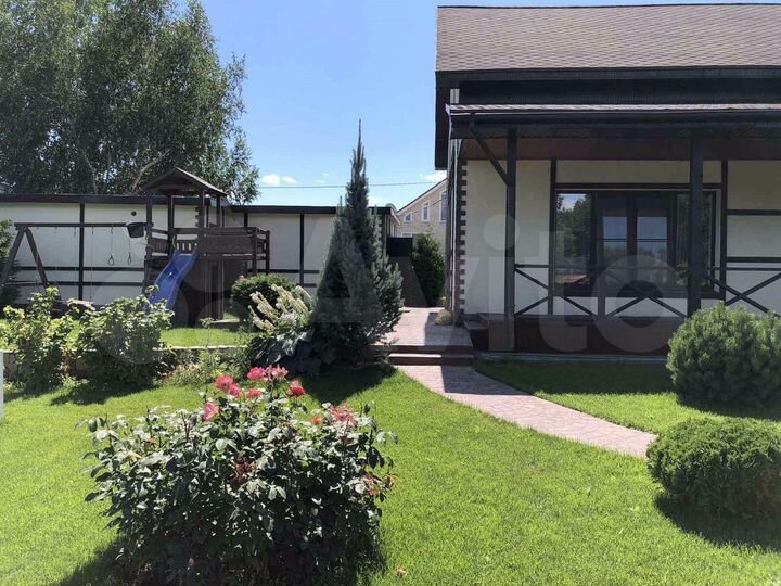 Коттедж 180 м² на участке 15 сот.