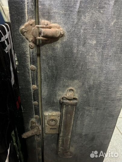 Деревянный чемодан