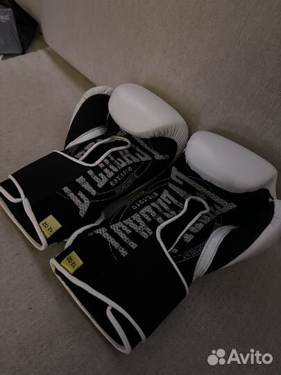 Боксерские перчатки Everlast 1910 Classic 12oz
