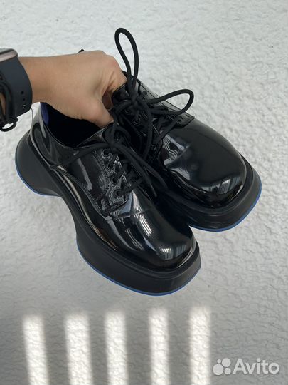 Лоферы лаковые