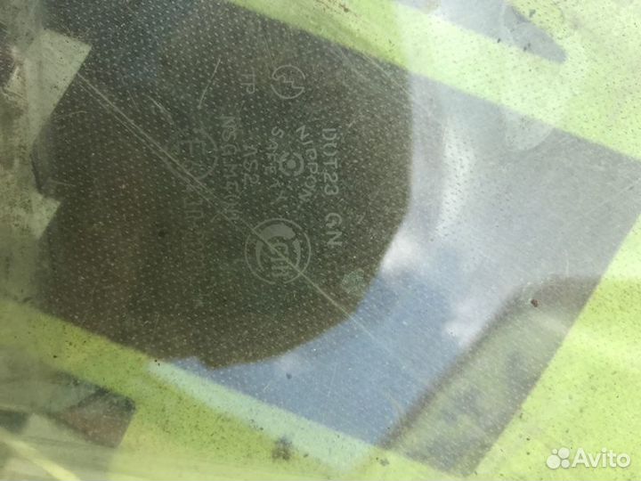 Стекло двери переднее правое Mazda 626 GE лифтбек