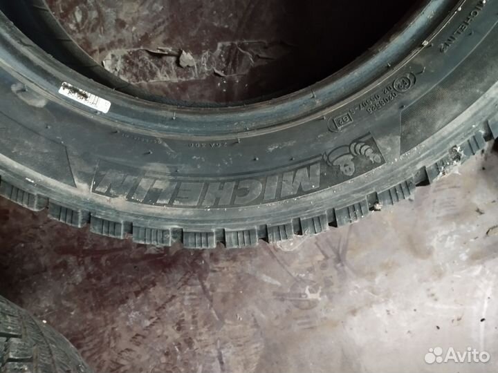 Michelin Latitude X-Ice North 215/60 R17