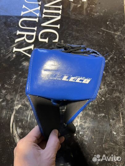 Боксерская груша и шлем