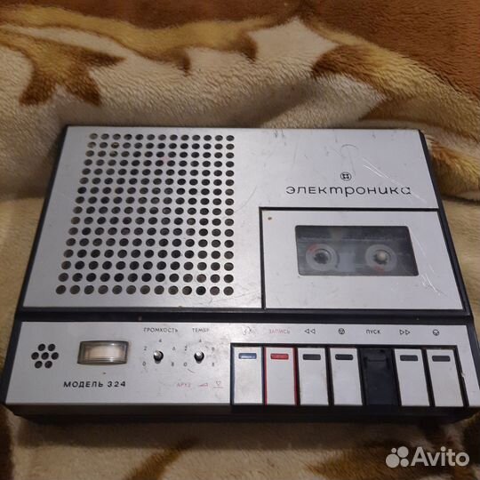 Кассетный магнитофон