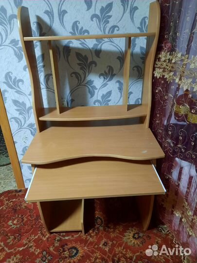 Компьютерный стол