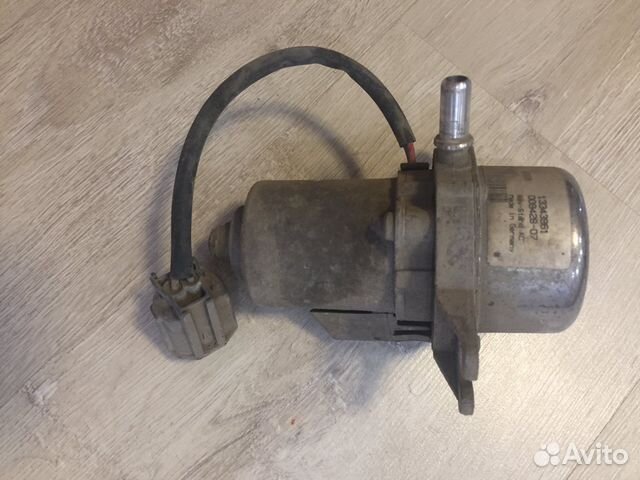 Вакуумный насос Opel Astra GTC 1.4 2012