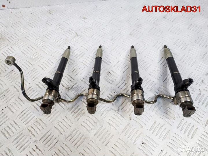 Форсунка дизельная Toyota Avensis 2 236700R050