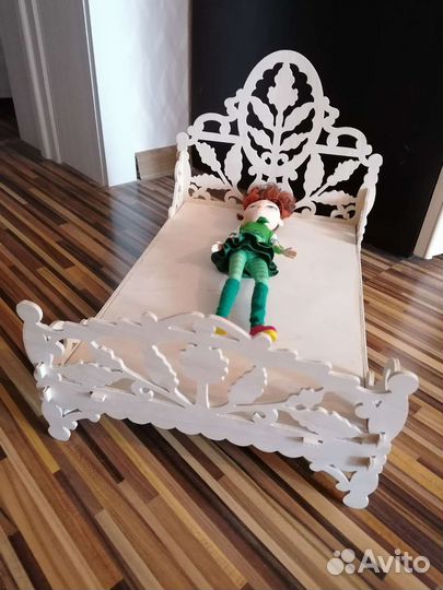 Большая кровать для кукол