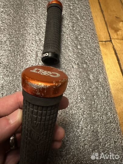 Грипсы Lizard Skins Peaty с барэндами Colt