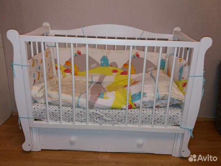 Мягкие бортики в кроватку с комплектом белья