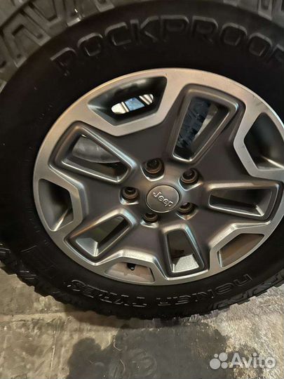 R17 Nokian Tyres PowerProof 225/75, PCD 5x114.3 DIA 71.5