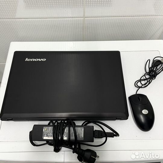 Ноутбук Lenovo i3-2370/8Gb/SSD+HDD/2 видеокарты