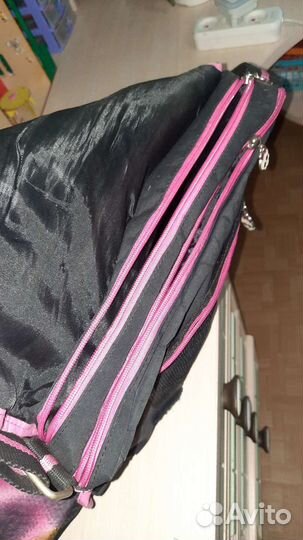 Продам сумочку и два школьных рюкзака для девочки