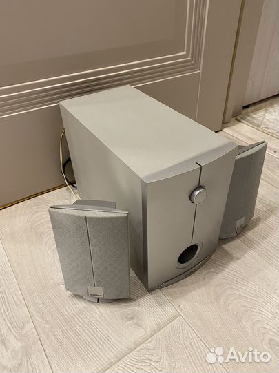 Сабвуфер и колонки Edifier R301