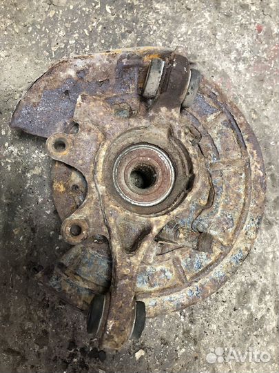 Задний кулак Land Rover Discovery III