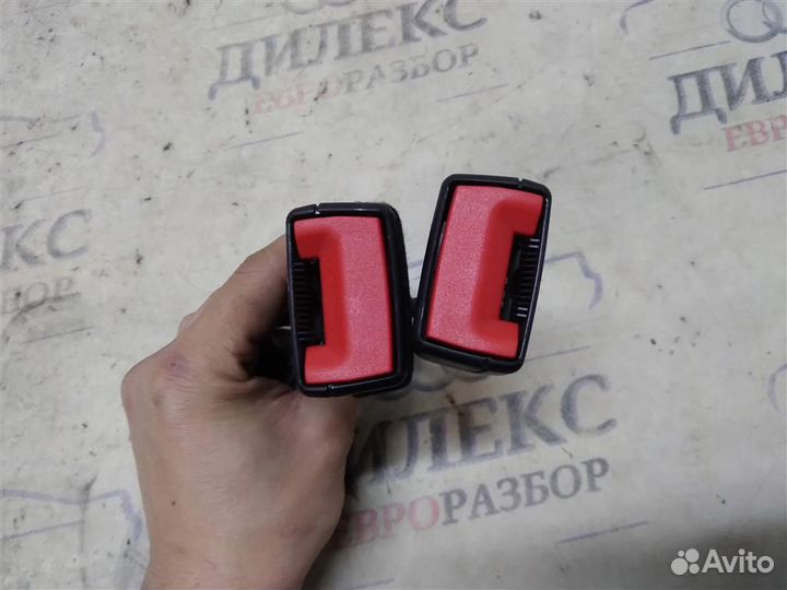 Ответная часть ремня безопасности VW Passat (B7)