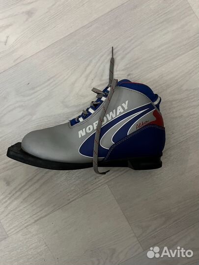 Лыжные ботинки 36