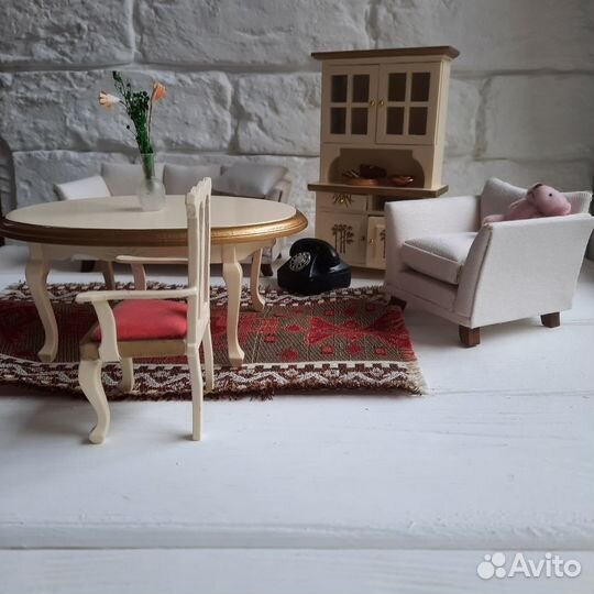 Мебель для кукольного дома