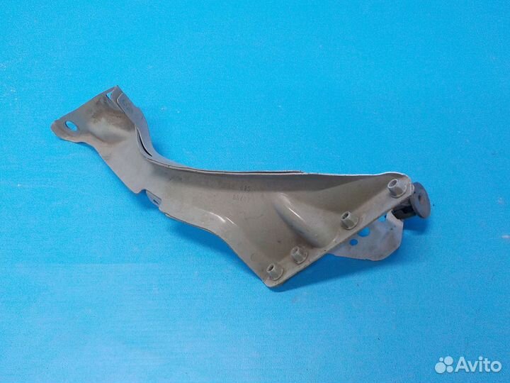 Кронштейн крепления крыла переднего правого Audi A6 (C7) 2011-2017