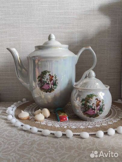 Винтажный фарфор. Чайник(кофейник) и сахарница