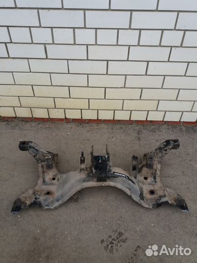 Балка передняя подрамник Kia Spectra Киа Спектра