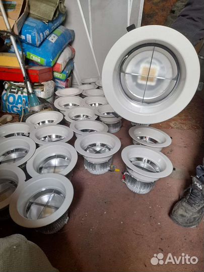 Светильник потолочный встраиваемый светодиодны