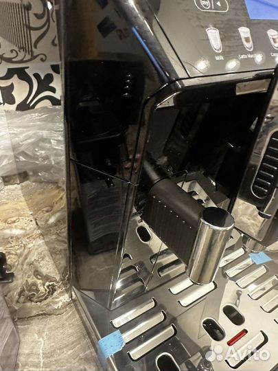 Кофемашина delonghi ecam 46.860 B