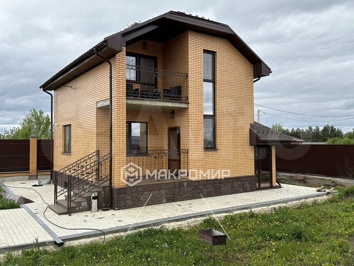 Дом 200 м² на участке 14,4 сот.