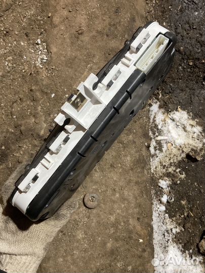 Щиток приборов toyota corolla verso