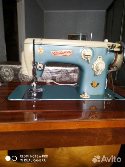 Швейная машина Чайка