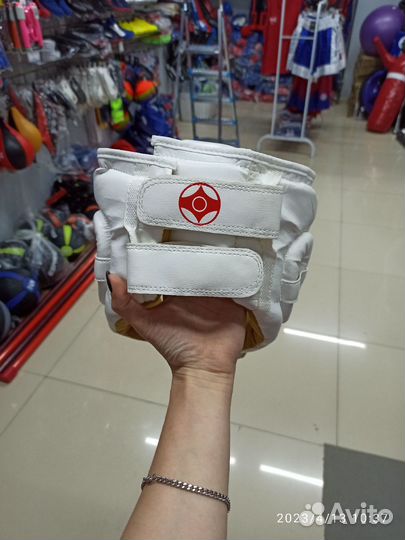 Белый шлем для кaрaтэ