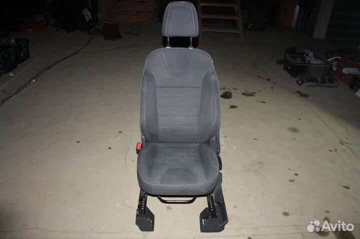 Сиденья комплект ford kuga II 2012