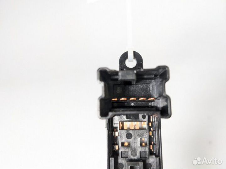 Кнопка стеклоподъемника передняя левая Nissan