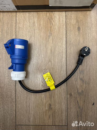 Переходник для зарядки электромобиля