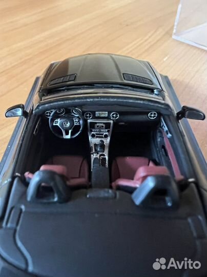 Модель mercedes slk 1:43 schuco