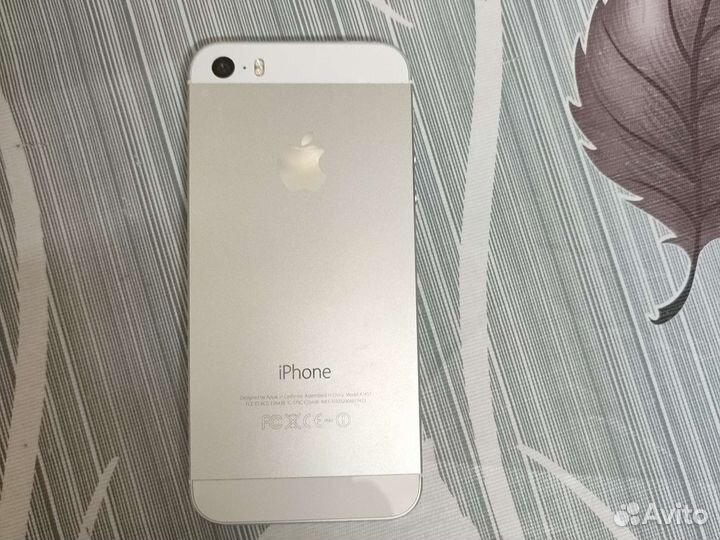 Телефон iPhone 5 s