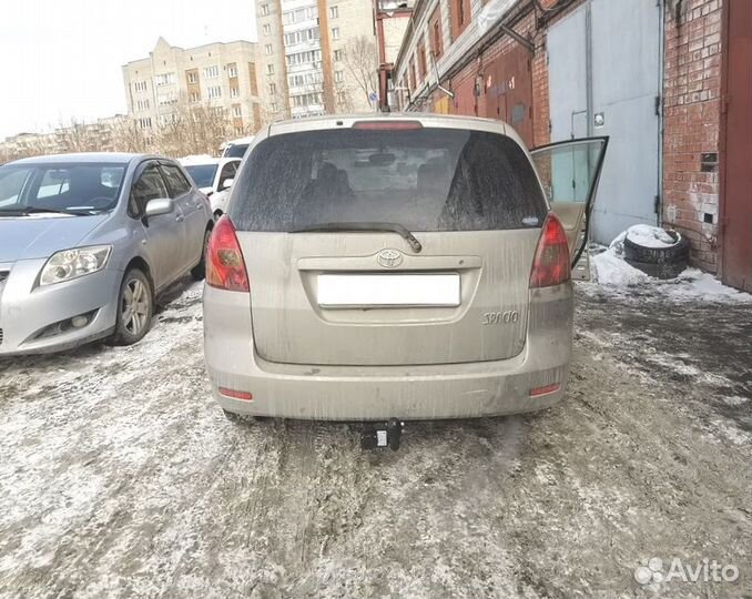 Фаркоп Toyota Spacio 2001-2007