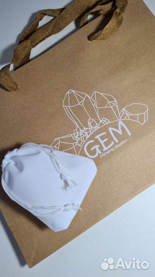 Серьги - гвоздики с кварцем (белый)