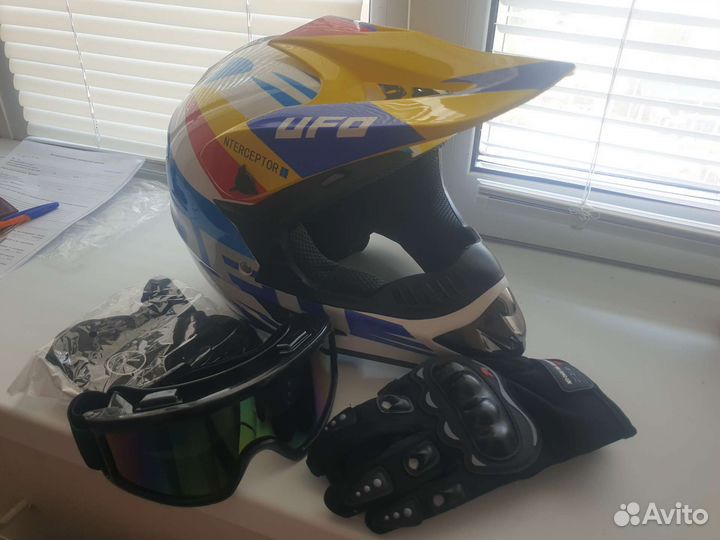 Мотошлем новый +перчатки + очки