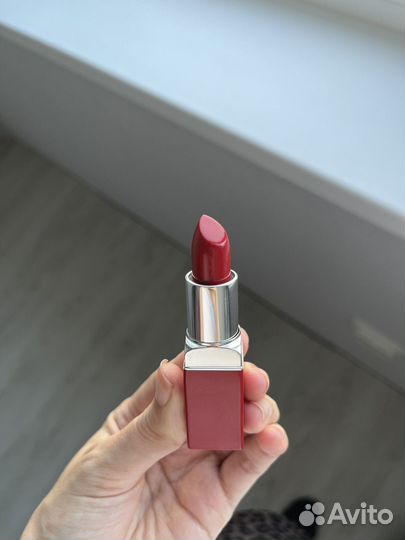 Clinique помада