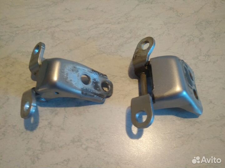 Навесы и ограничитель двери передней правой Хонда