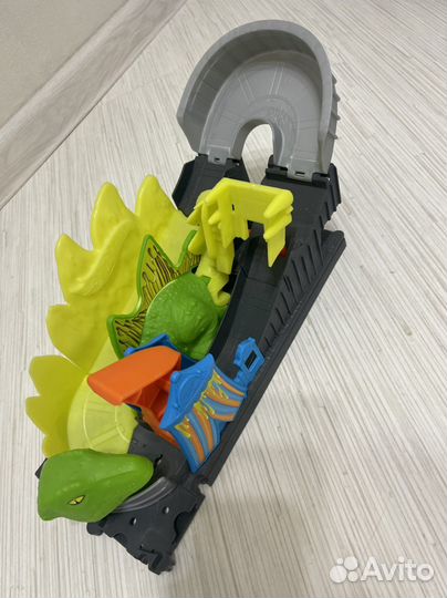 Hot wheels дракон трек