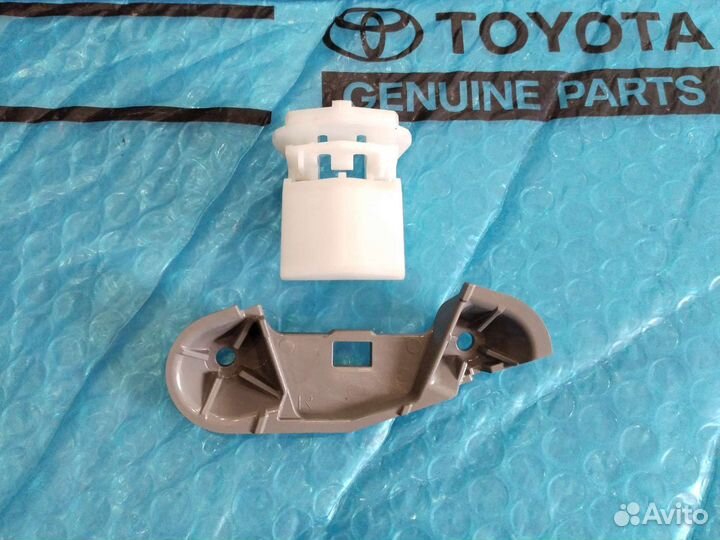 Крепления правого фонаря Тойота Камри 50 NEW
