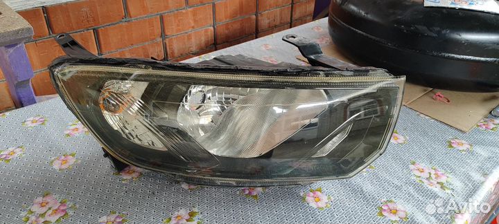 Передний Правый Фонарь Гранта FL