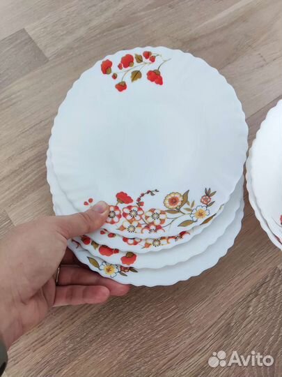 Тарелка суповая и плоская