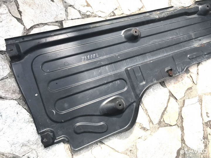 Защита передняя левая Mercedes E W211