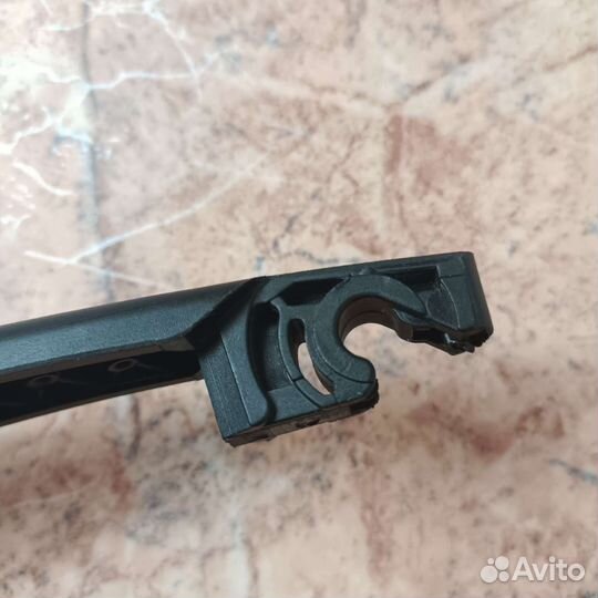 Поводок стеклоочистителя задний