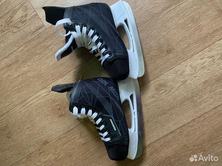 Коньки хоккейные