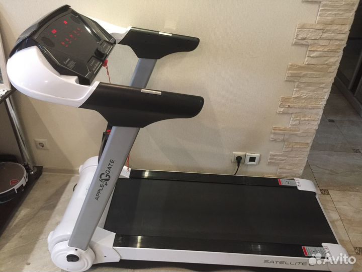 Беговая дорожка электрическая компактная бу